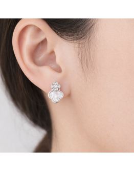 Elegant Asymmetric Clover Earrings