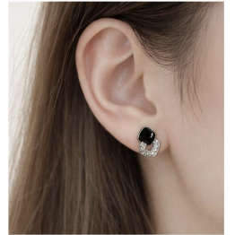 Noir Link Stud Earrings