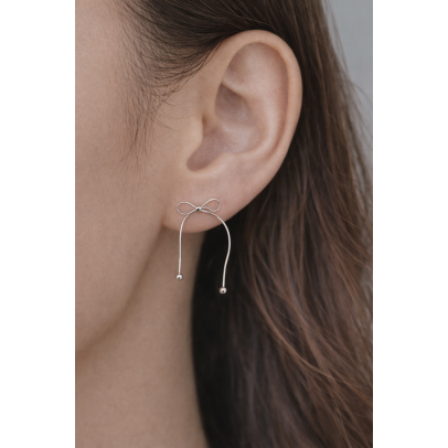 銀緞蝴蝶結垂墜耳環