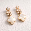 幸運四葉貝母垂墜耳環